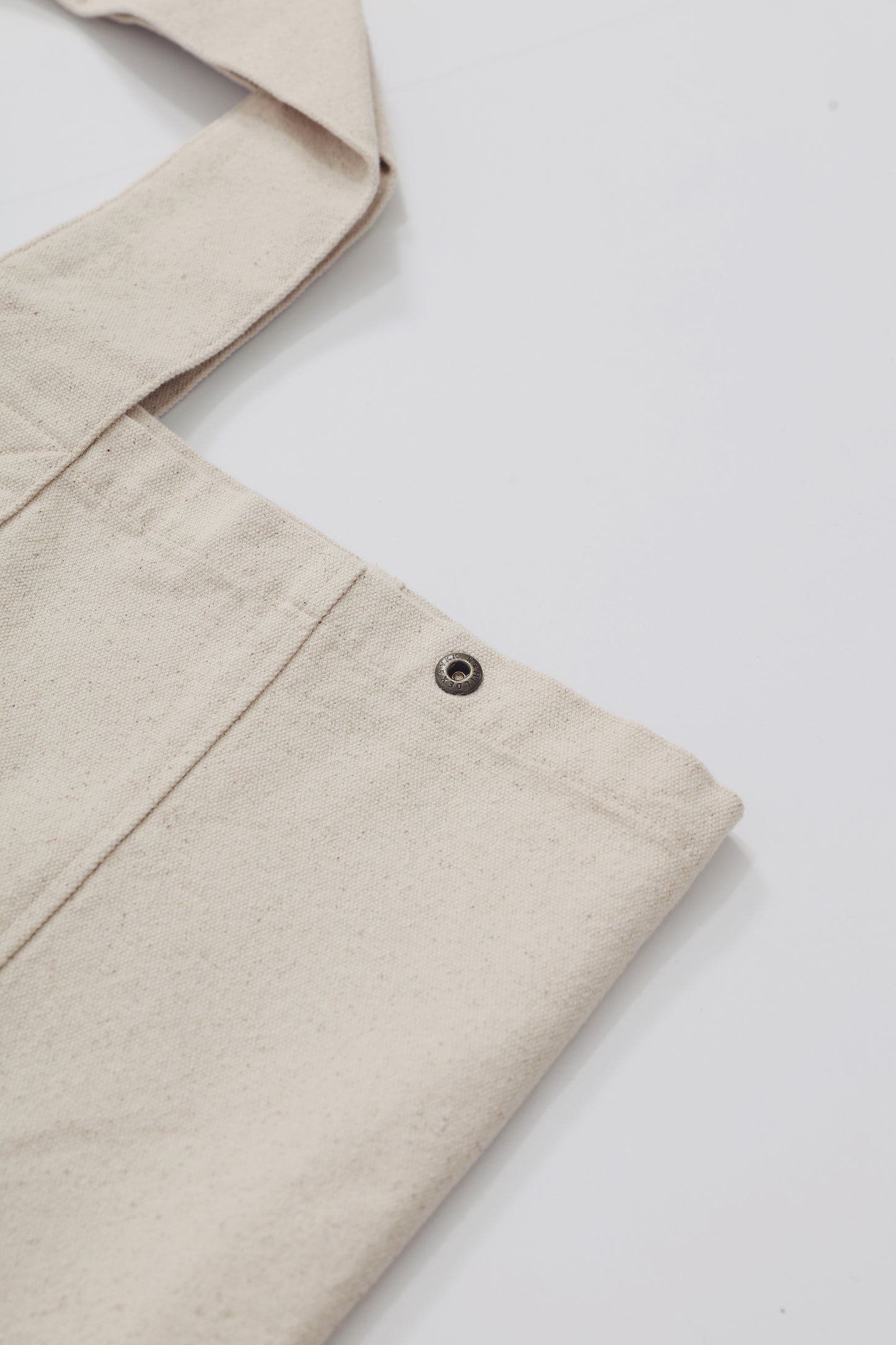 Large capacity canvas tote bag